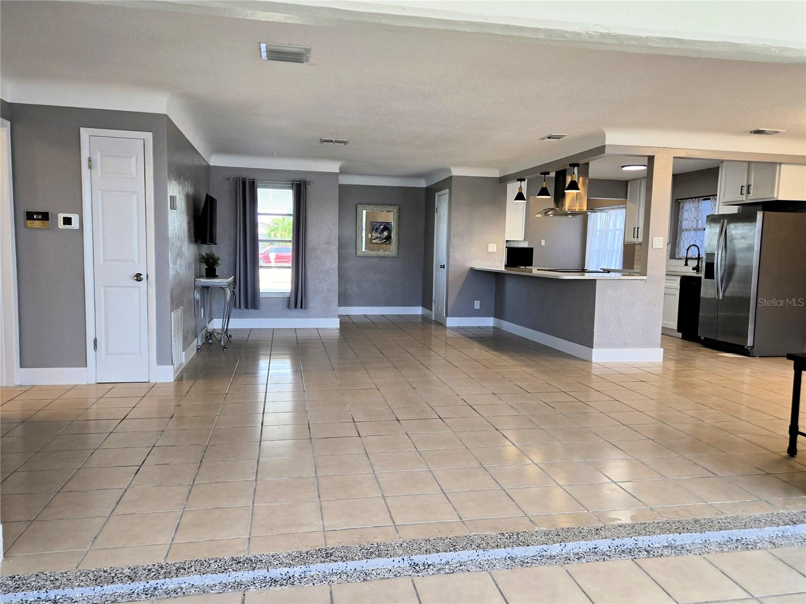 CRYSTAL ISLAND 1ST ADD - Residential Lease