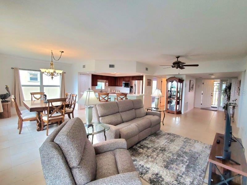 POINTS WEST PH 01 BLDG 01 - Residential Lease