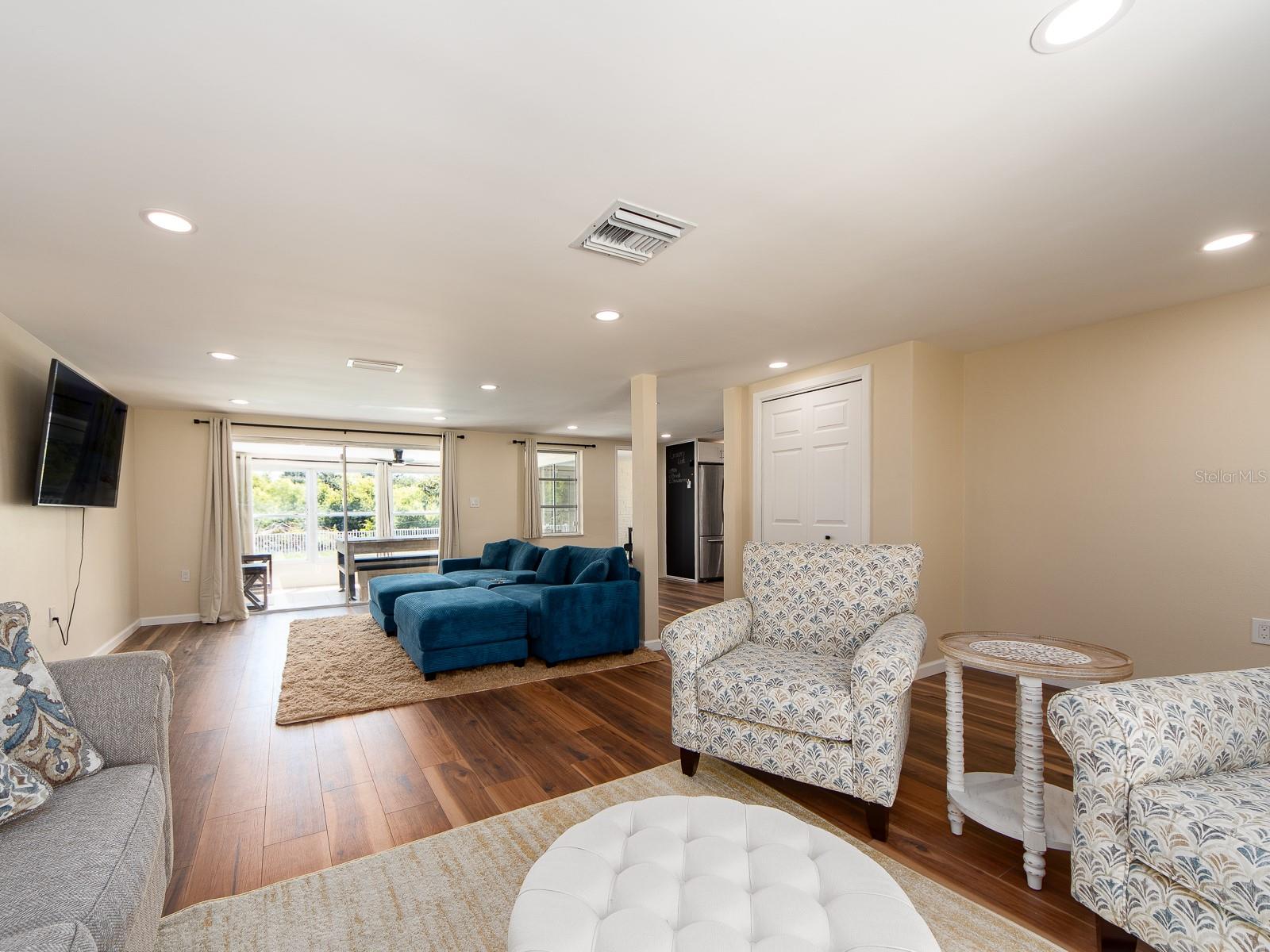 1650 SPRINGDALE DRIVE