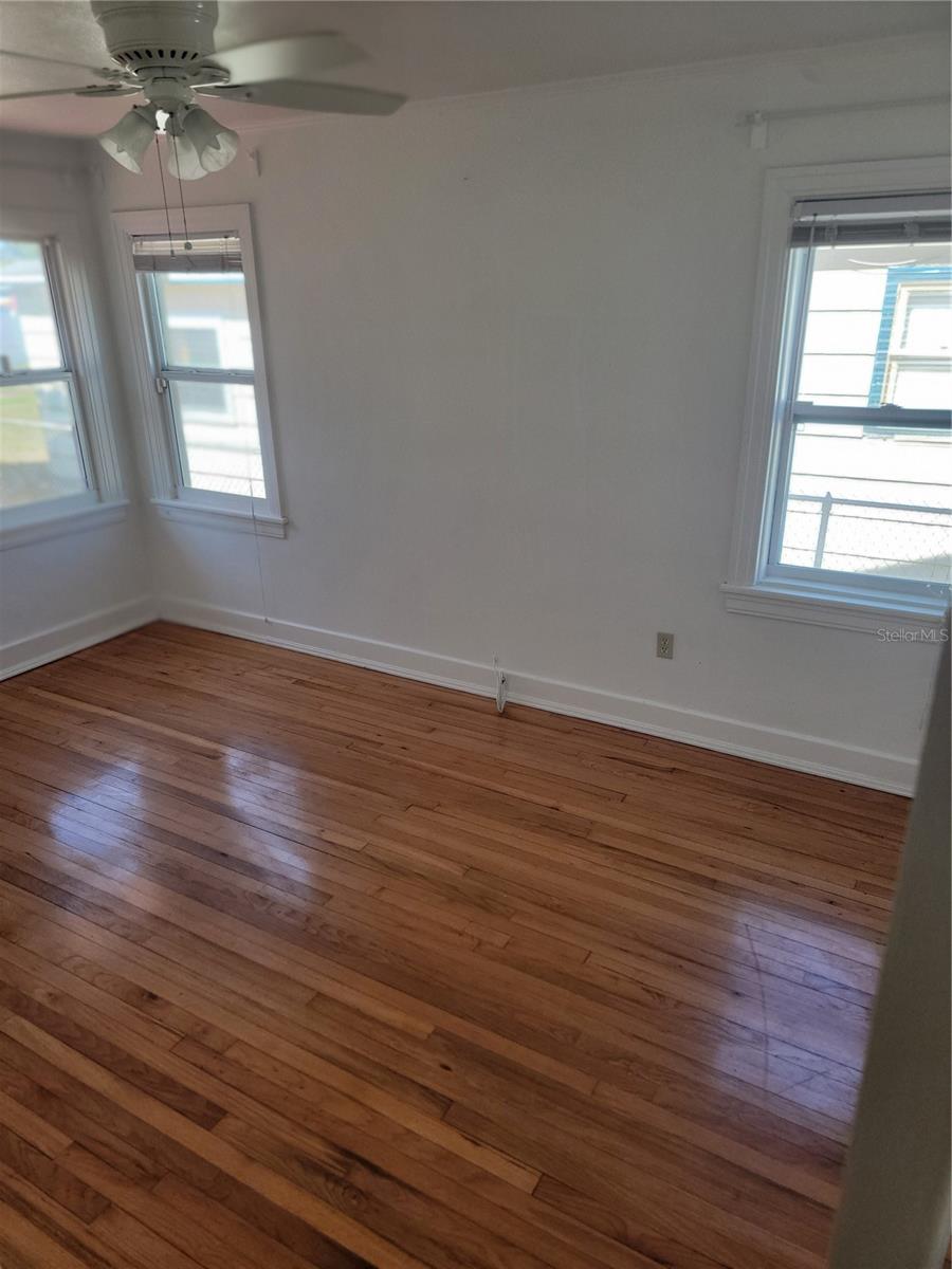 PINECREST PARK - Residential