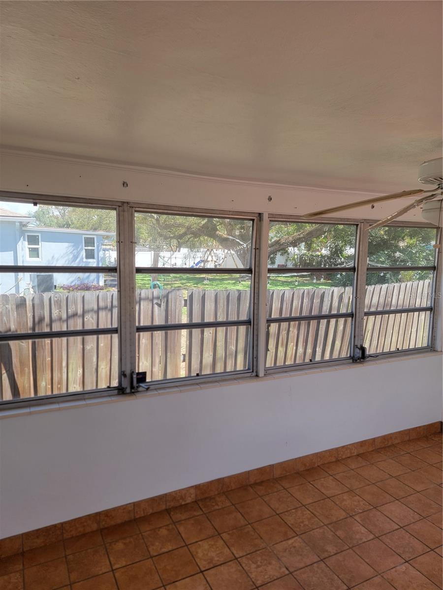 PINECREST PARK - Residential