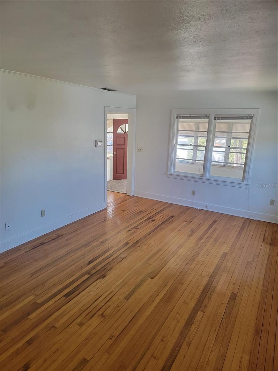 PINECREST PARK - Residential