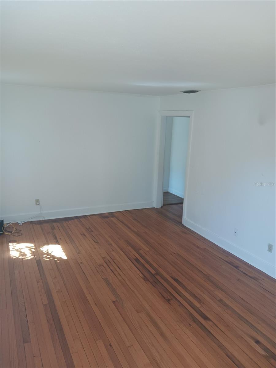 PINECREST PARK - Residential