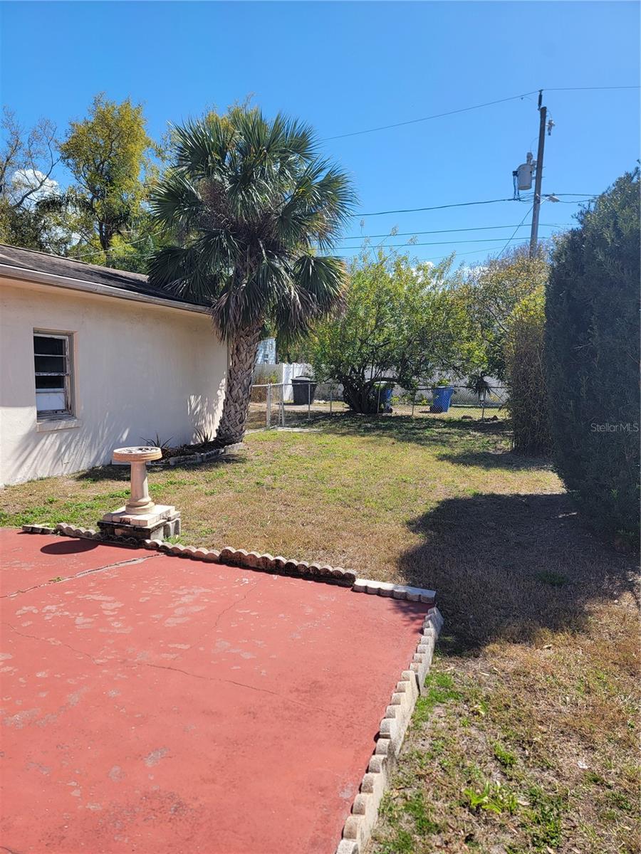 PINECREST PARK - Residential