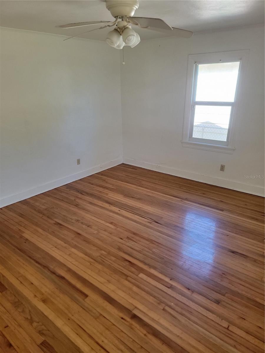 PINECREST PARK - Residential