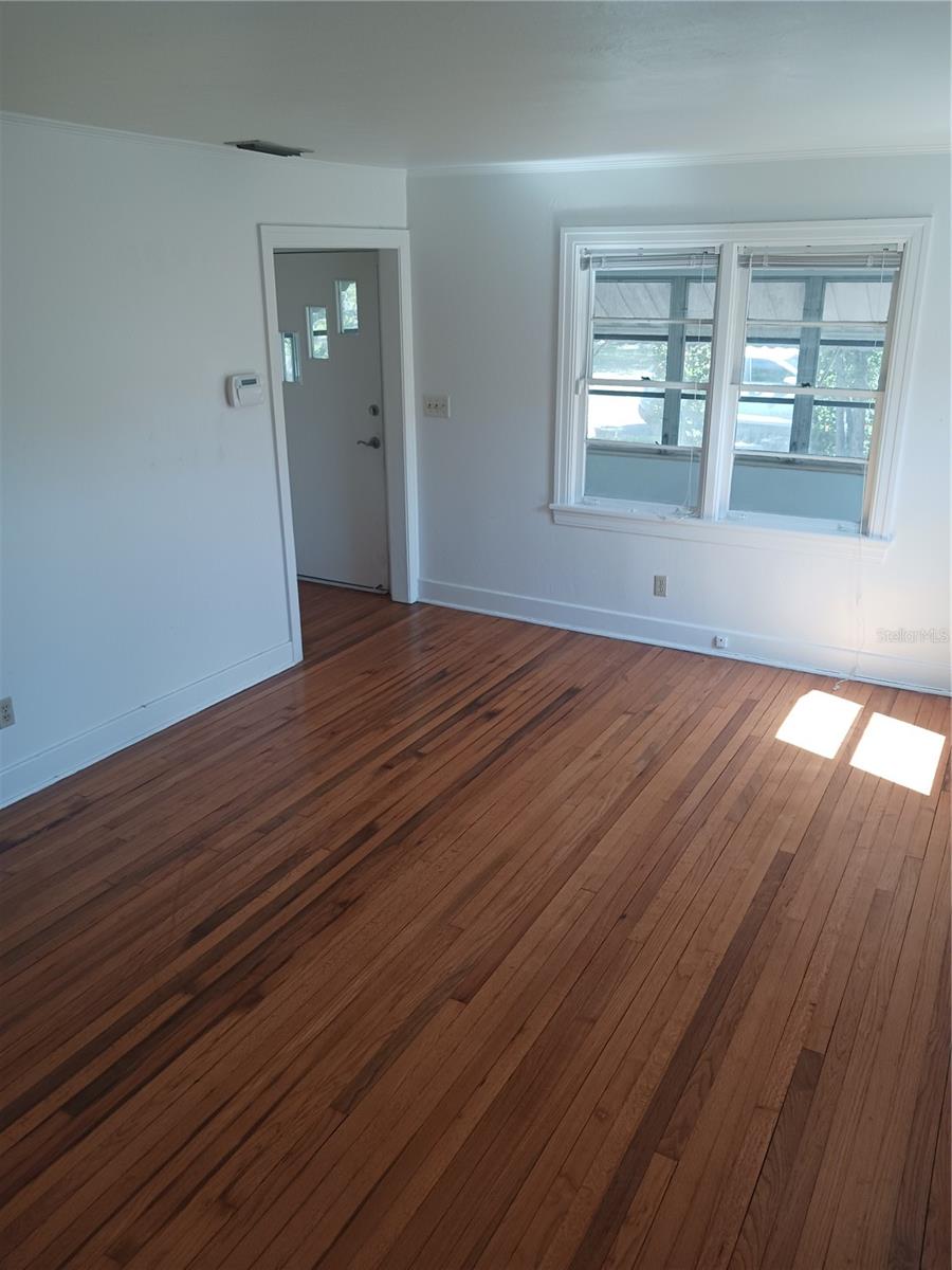 PINECREST PARK - Residential