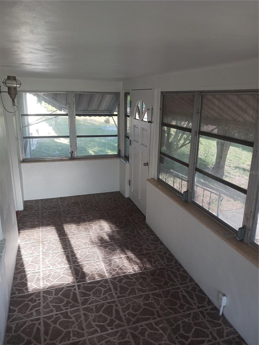 PINECREST PARK - Residential