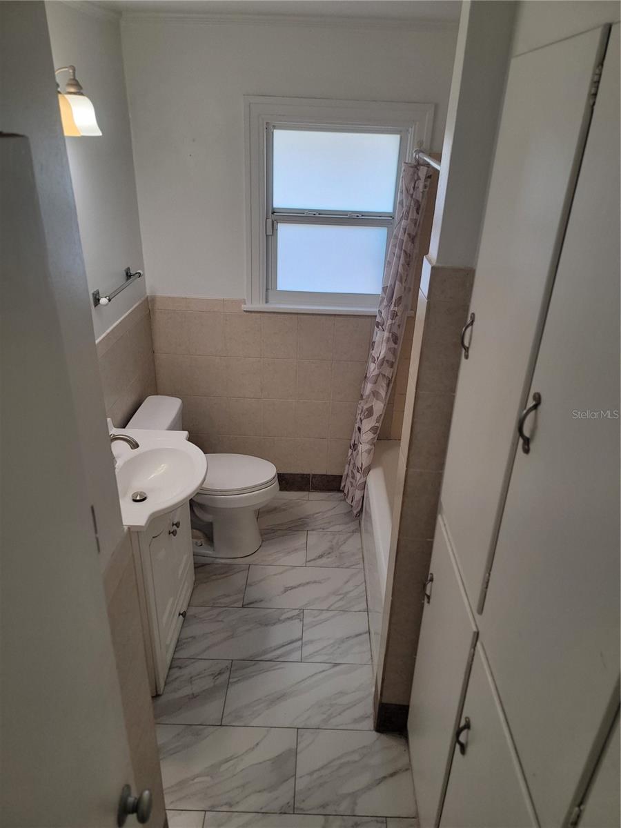 PINECREST PARK - Residential