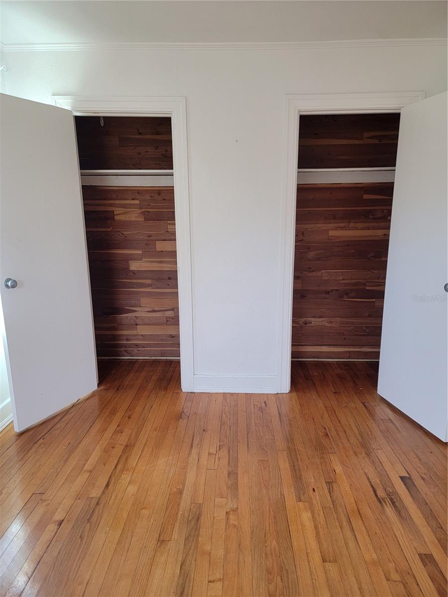 PINECREST PARK - Residential