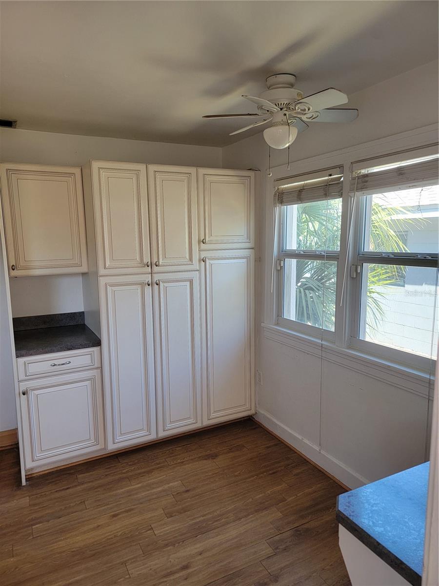 PINECREST PARK - Residential