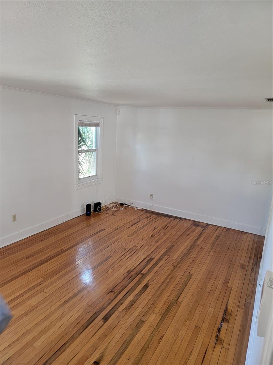 PINECREST PARK - Residential