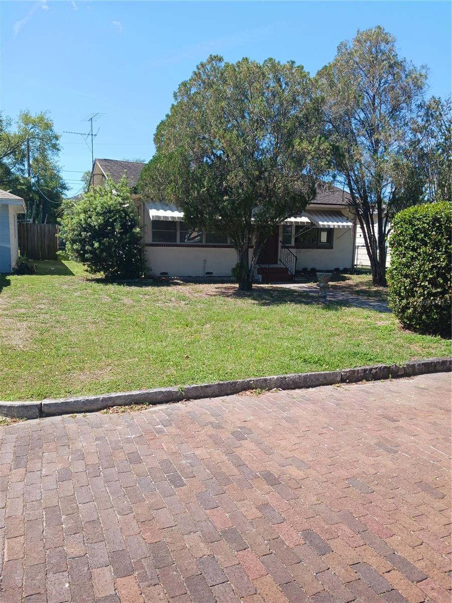 PINECREST PARK - Residential