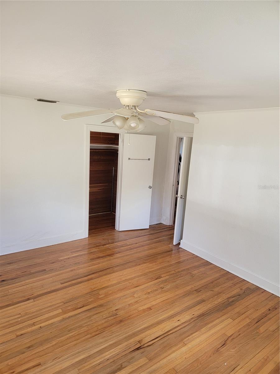 PINECREST PARK - Residential