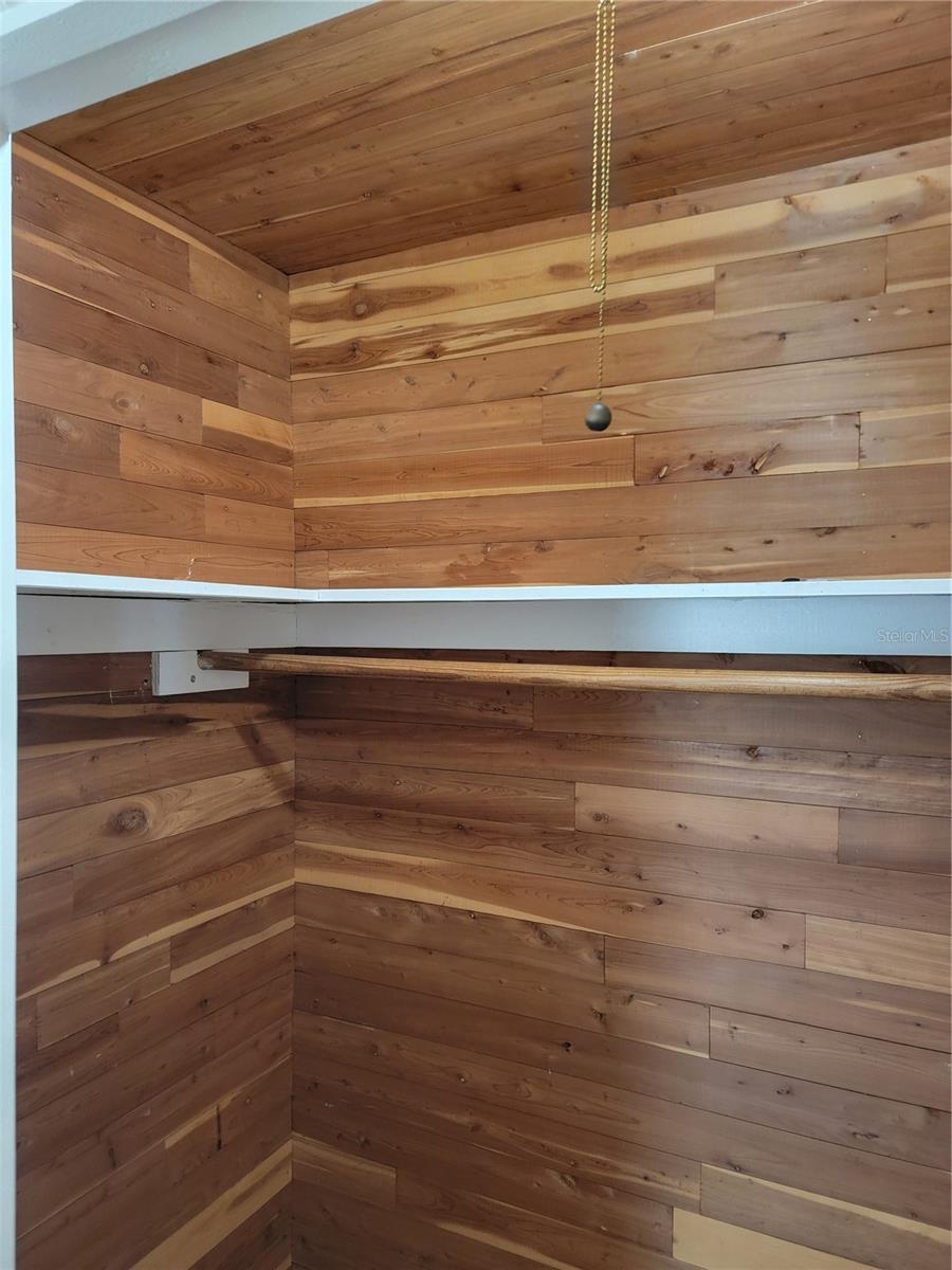 PINECREST PARK - Residential