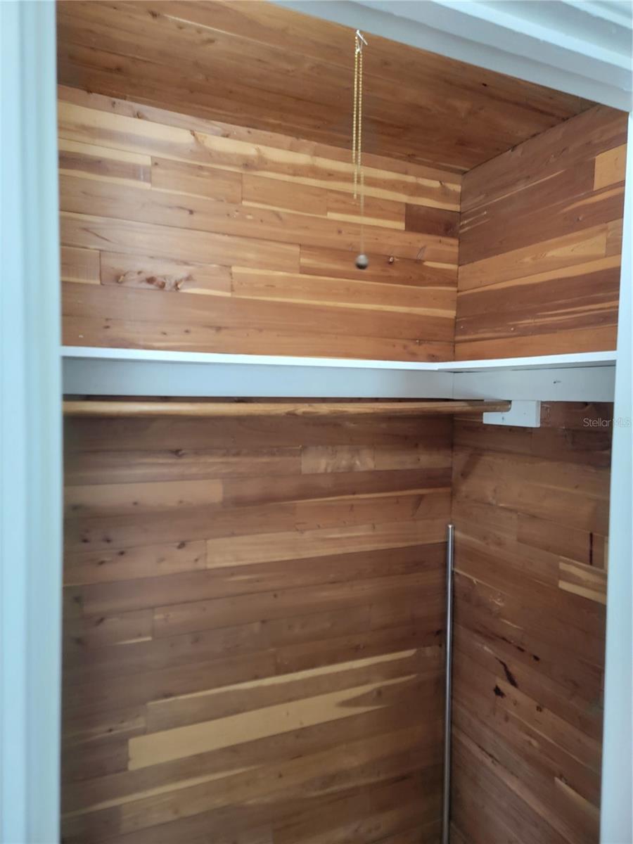 PINECREST PARK - Residential