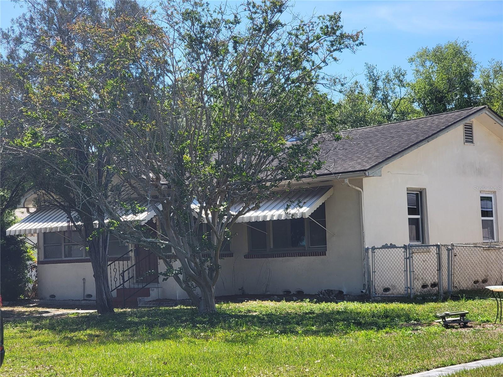 PINECREST PARK - Residential