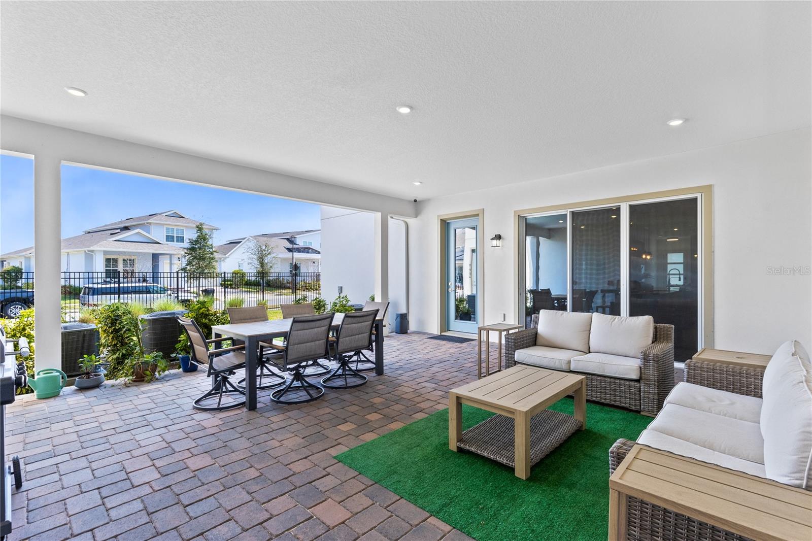 LAUREATE PARK - Residential