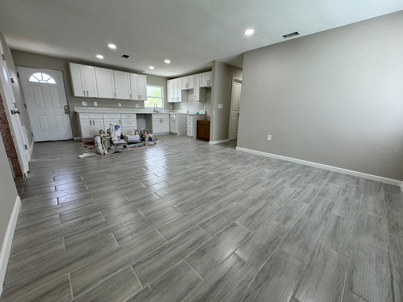 1139 POPPY AVENUE