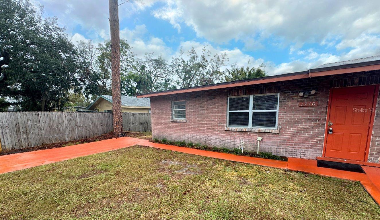 Apply within 24 hours of your conducted showing and once approved you will be credited your application fees towards your first full month's rent! Discover effortless living and say hello to your cozy new home near Downtown Sarasota! This inviting 2-bedroom, 1-bathroom duplex boasts an open concept floorplan that's ideal for entertaining friends and family. You'll find a kitchen equipped with ample cabinet and counter space, plus essential appliances including a refrigerator and a range with hood, perfect for all your culinary creations! Enjoy abundant natural light streaming through large windows, complemented by easy-to-clean tile flooring and neutral paint throughout, which makes decorating a breeze. The spacious bedrooms come with generous closets for all your storage needs and plenty of room to add your personal touch! The shared bathroom down the hall completes the rest of this unit. Sorry, no laundry on site. Lawn care is included in the rent. Sorry, no pets.
This location is everything! You will be a short 5-minute drive to shopping, dining, and shopping of Downtown Sarasota. Plus, spend the days soaking up the Florida sun at the many local beaches of Siesta Key, Lido Beach, and Longboat Key! Ryntal Property Management has partnered with Obligo a security deposit alternative to qualified renters! Call today for more information! Submit all applications to Ryntal Property Management ONLY!
Qualifications: We run a complete background check that includes credit, income verification, prior landlord and eviction history. In terms of credit, we look at the entire picture as opposed to just the credit score, but in general, we do require a score over 550.