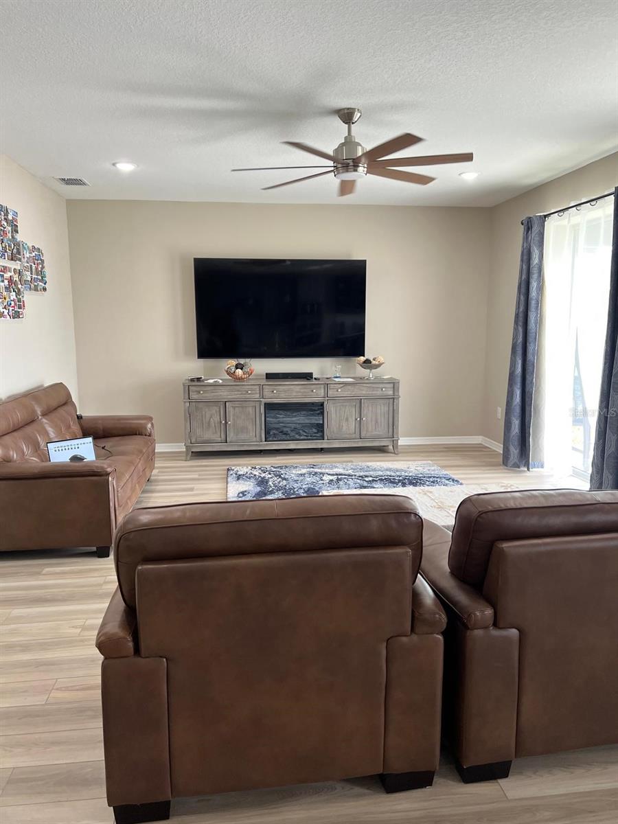 WHISPERING PINES PH 1 - Residential