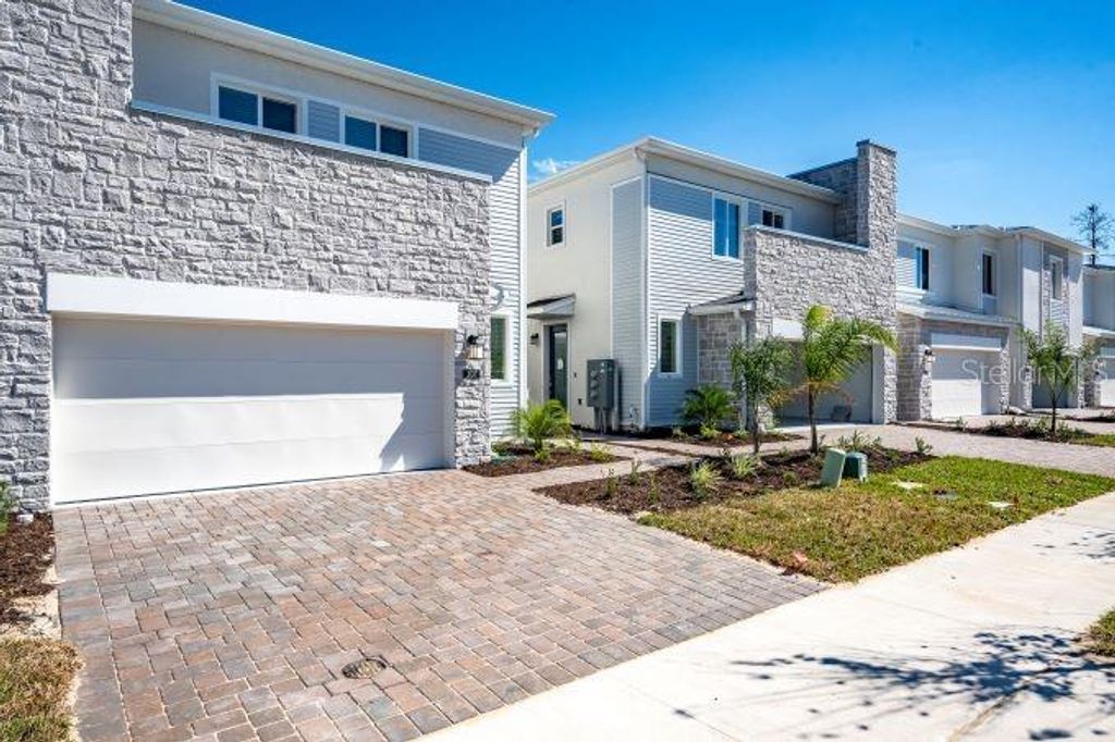 Photo of 307 Nine Iron Drive, Davenport, FL 33896 (MLS # O6369749)