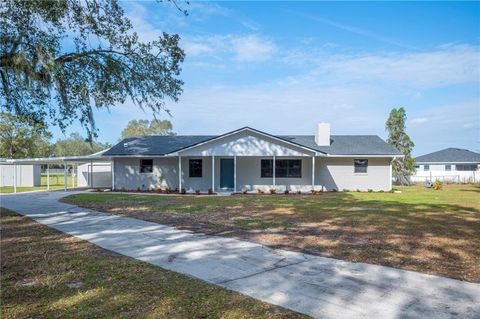 A home in AUBURNDALE