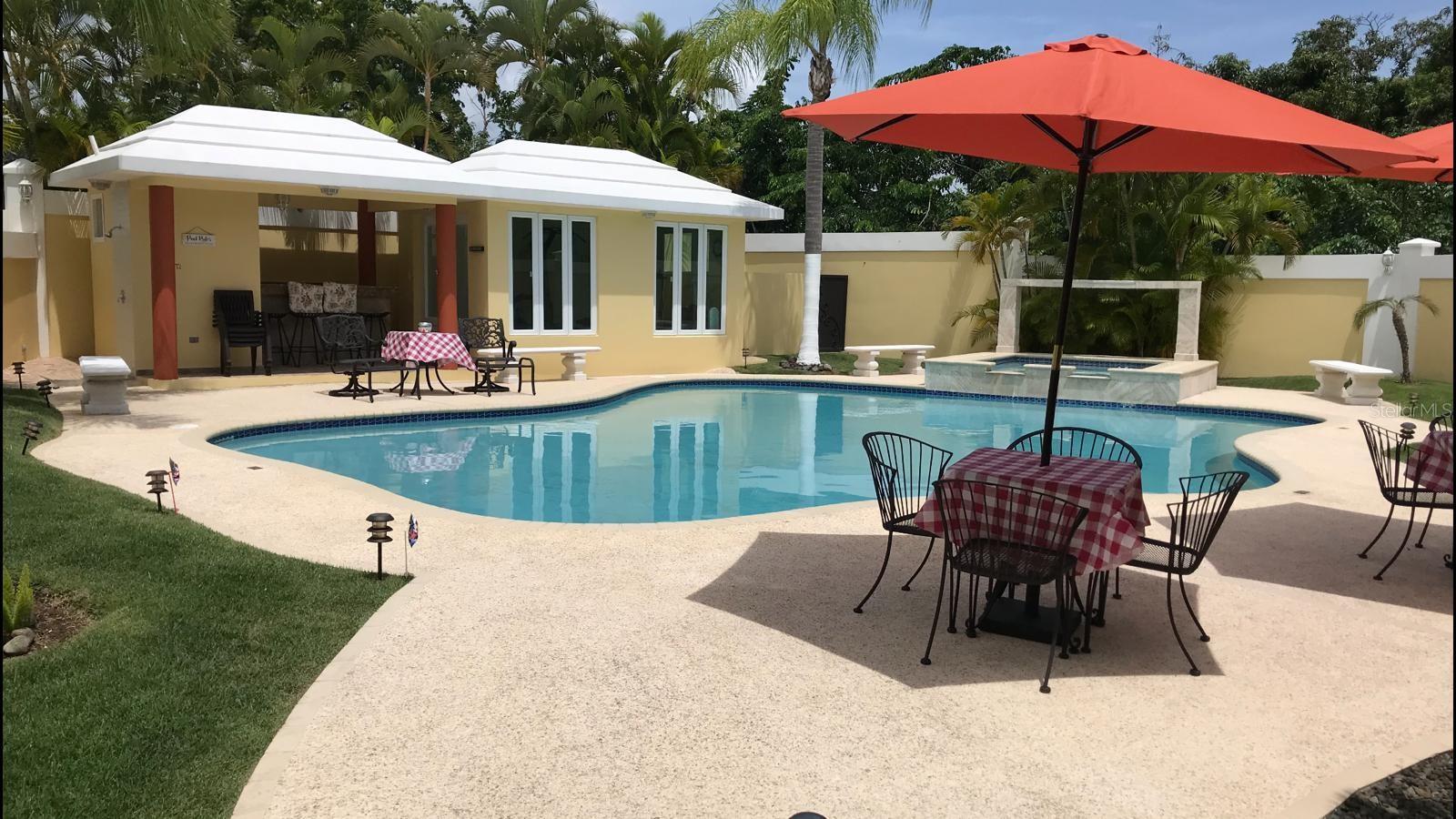 URB. LAS FLORES DE MONTEHIEDRA - Residential