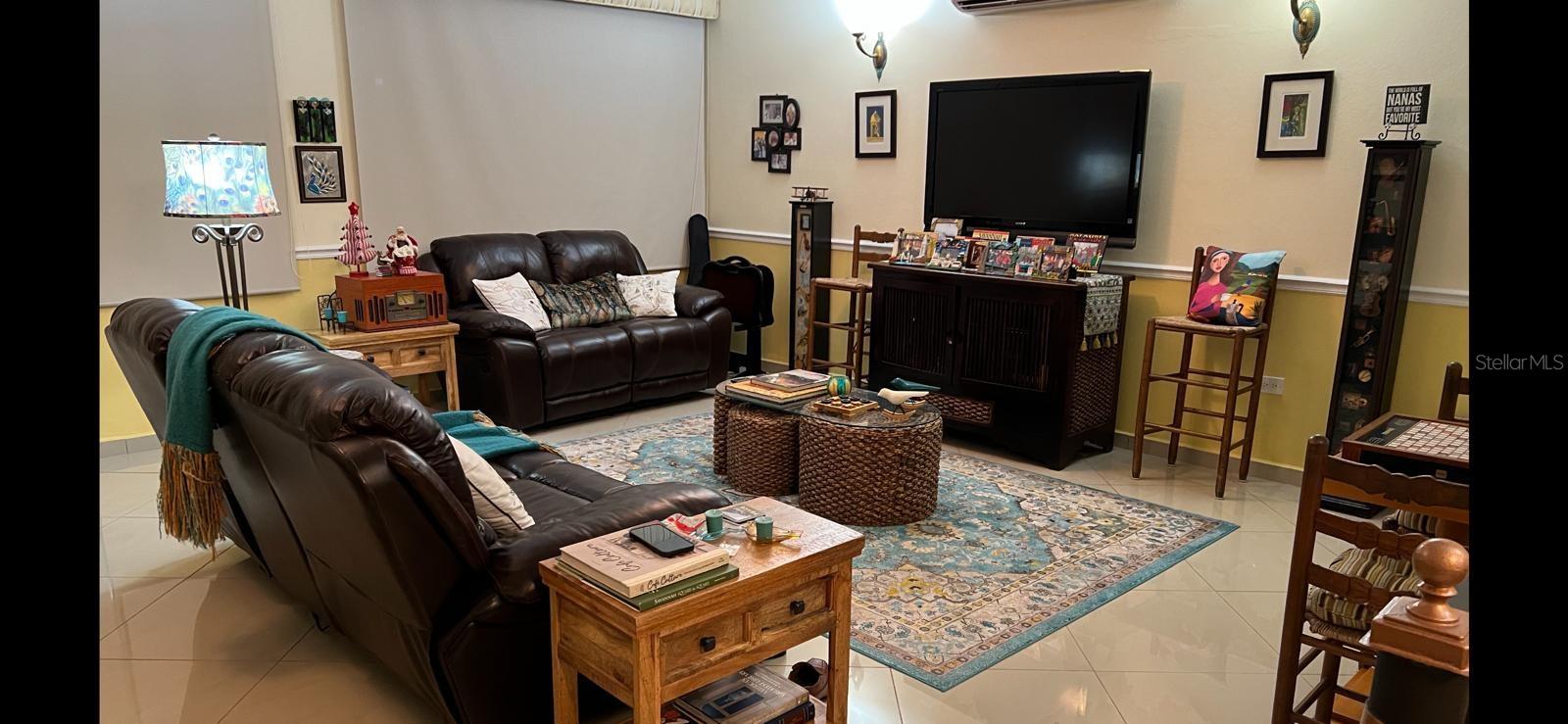 URB. LAS FLORES DE MONTEHIEDRA - Residential