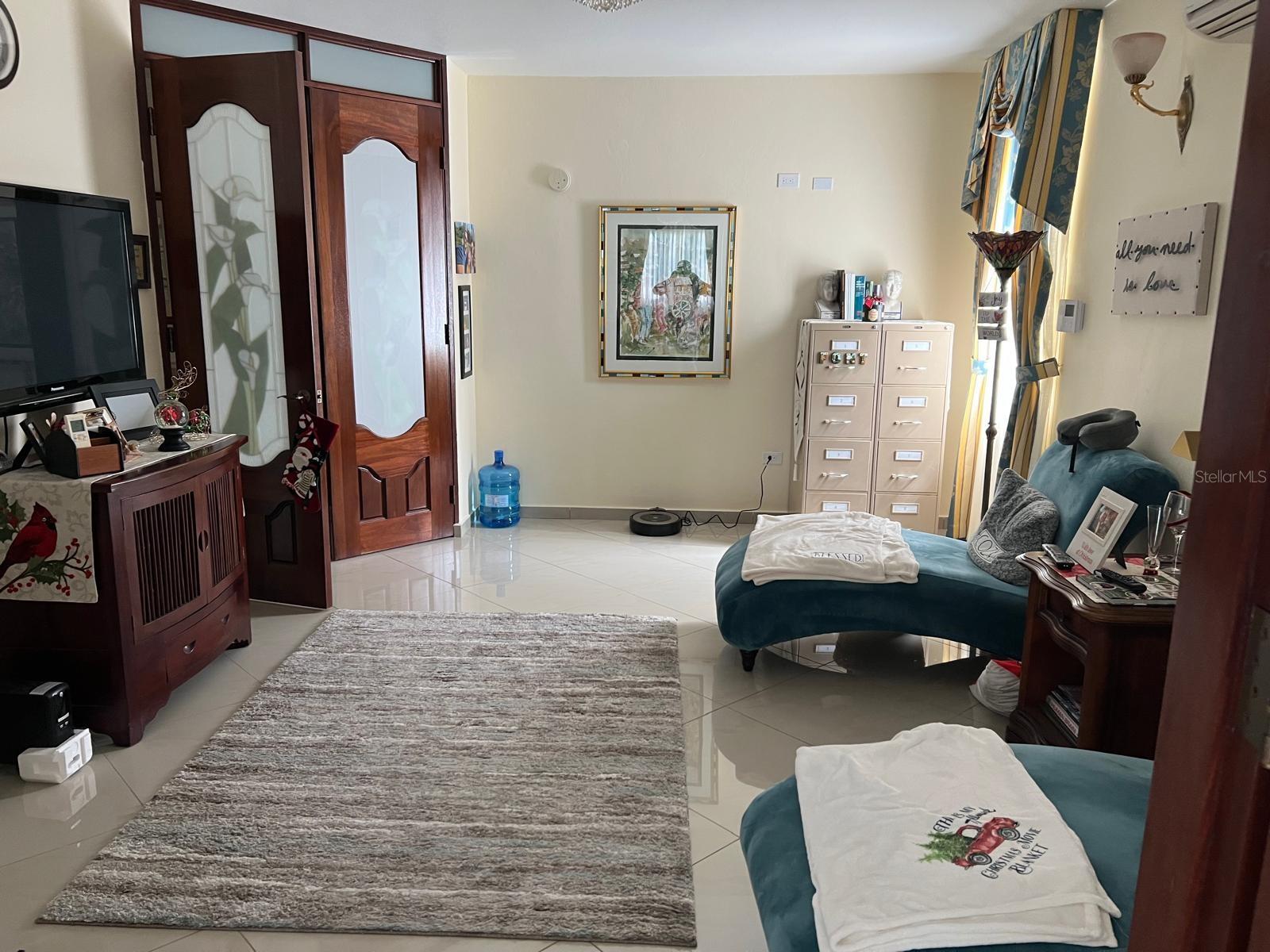 URB. LAS FLORES DE MONTEHIEDRA - Residential