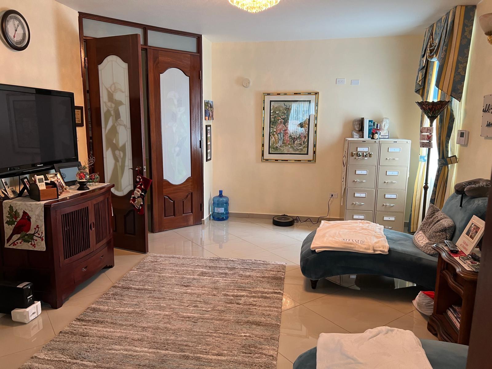 URB. LAS FLORES DE MONTEHIEDRA - Residential