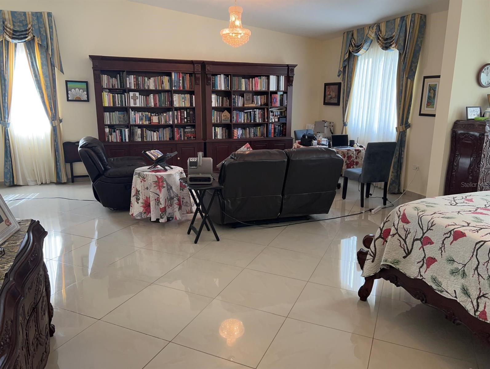 URB. LAS FLORES DE MONTEHIEDRA - Residential