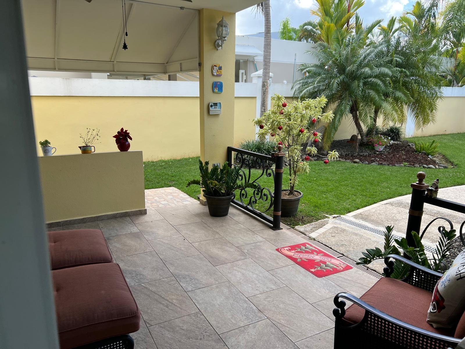 URB. LAS FLORES DE MONTEHIEDRA - Residential