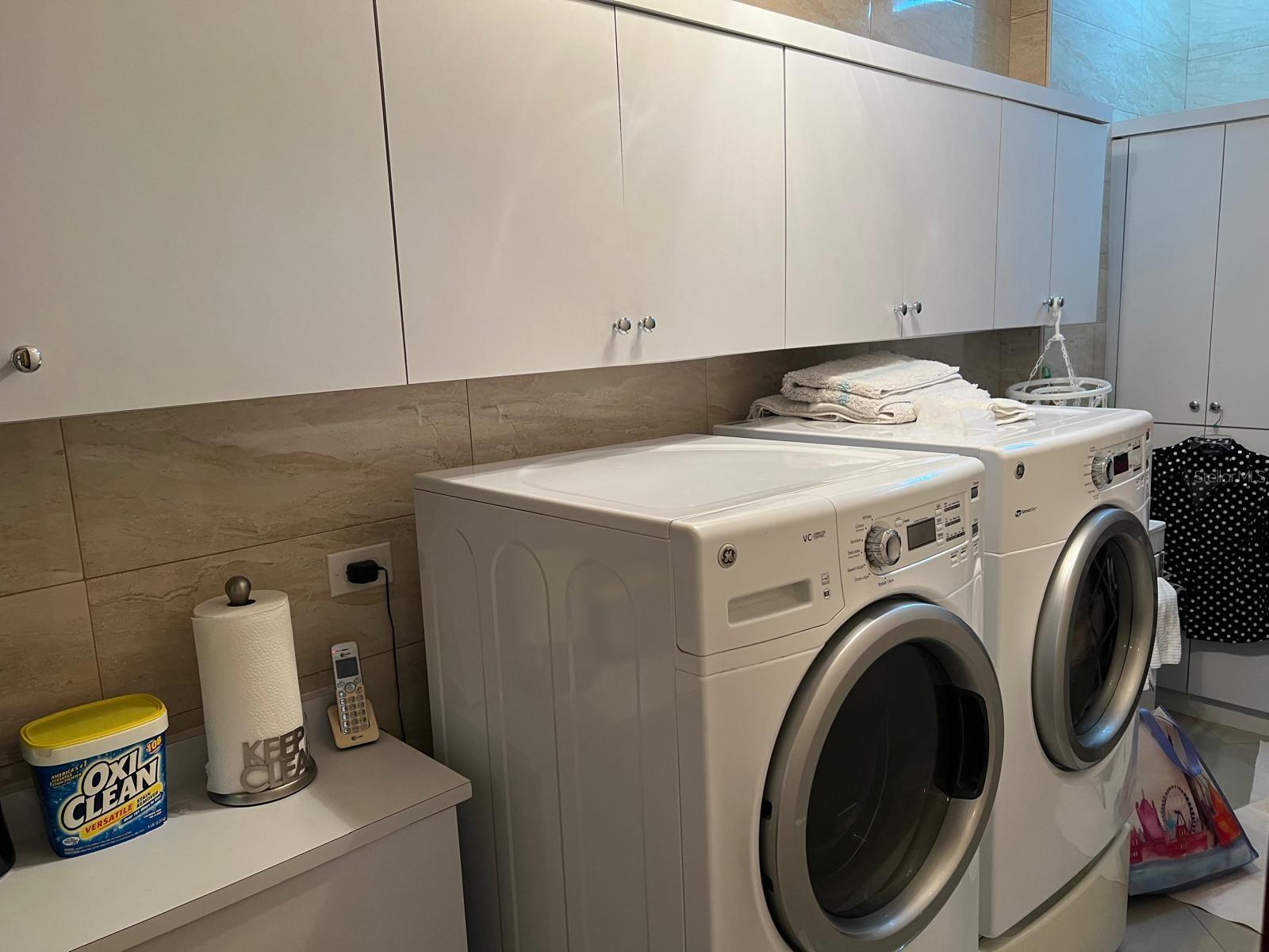 URB. LAS FLORES DE MONTEHIEDRA - Residential