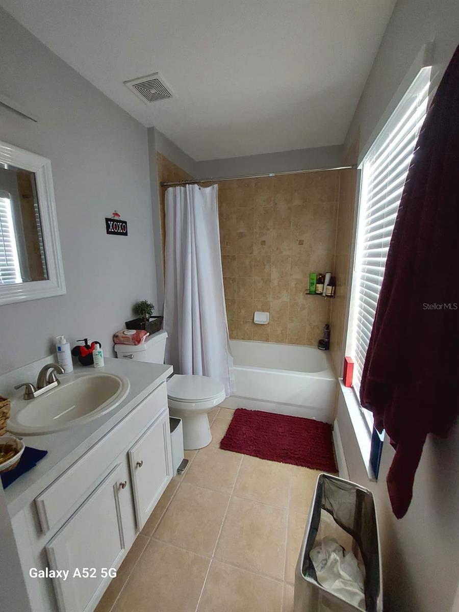 DEVON PLACE TWNHMS - Residential