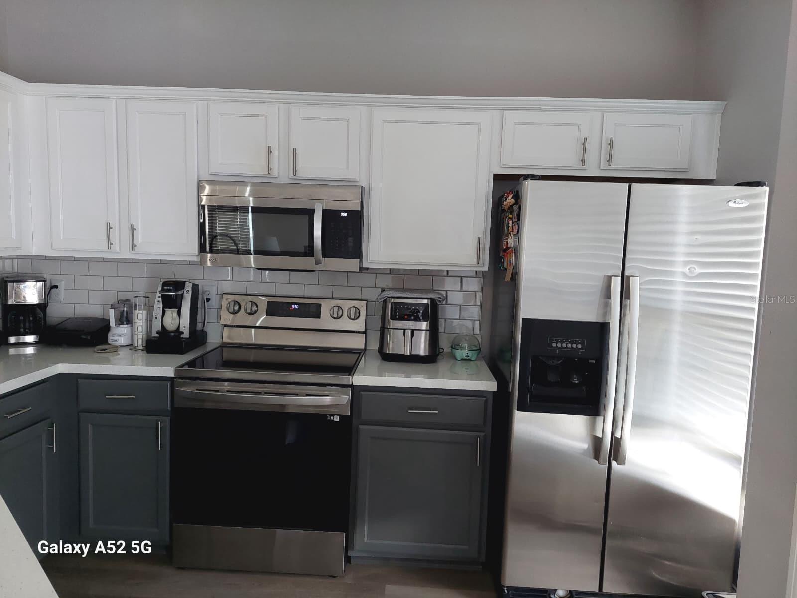 DEVON PLACE TWNHMS - Residential