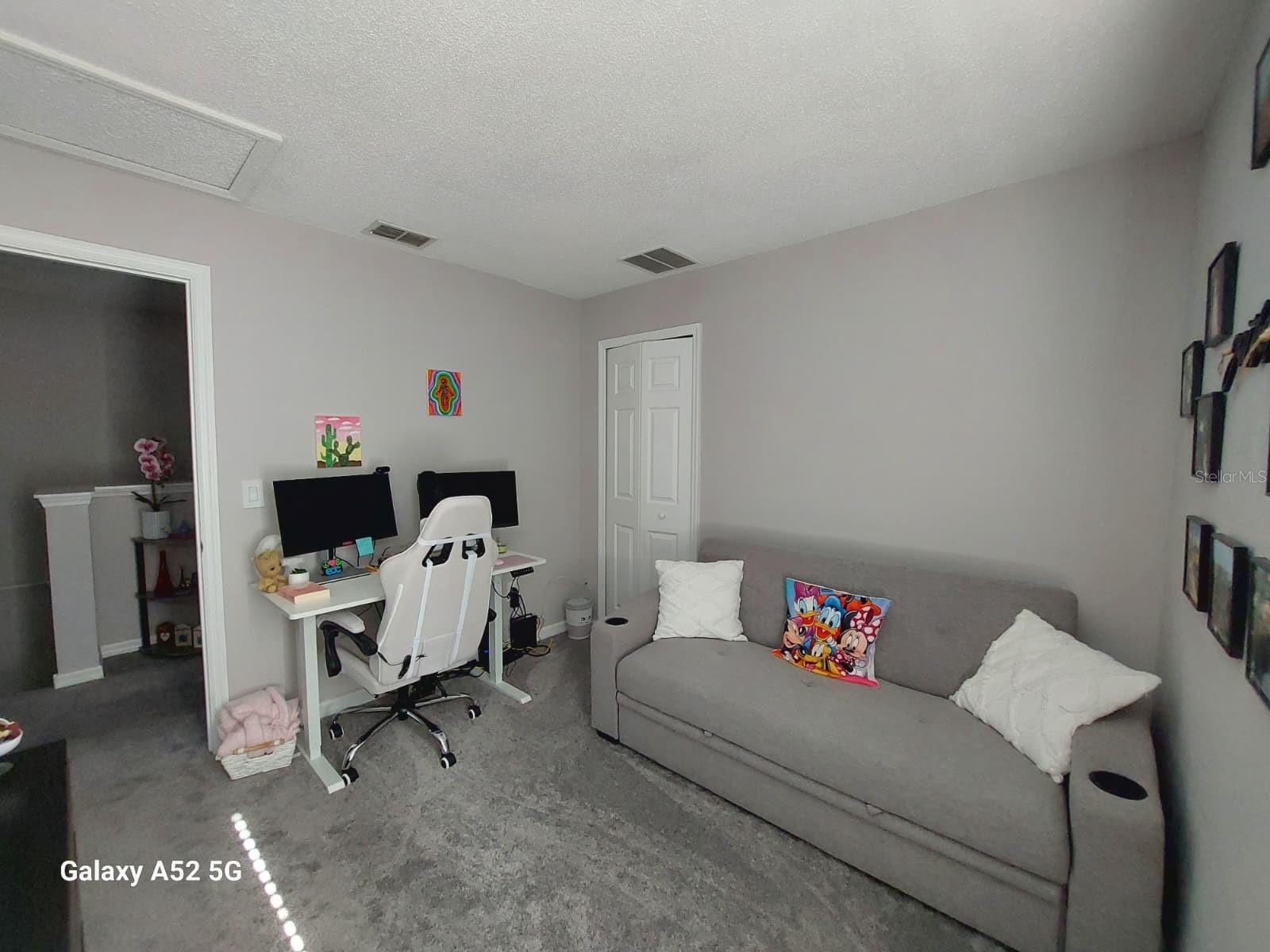 DEVON PLACE TWNHMS - Residential