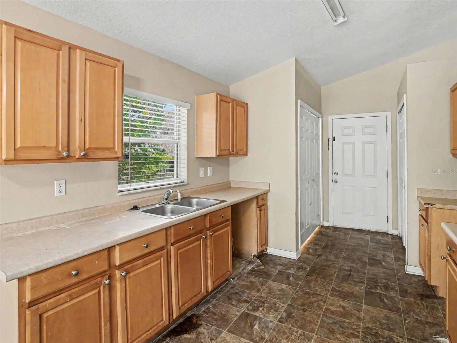 SIESTA HILLS FIRST ADD - Residential