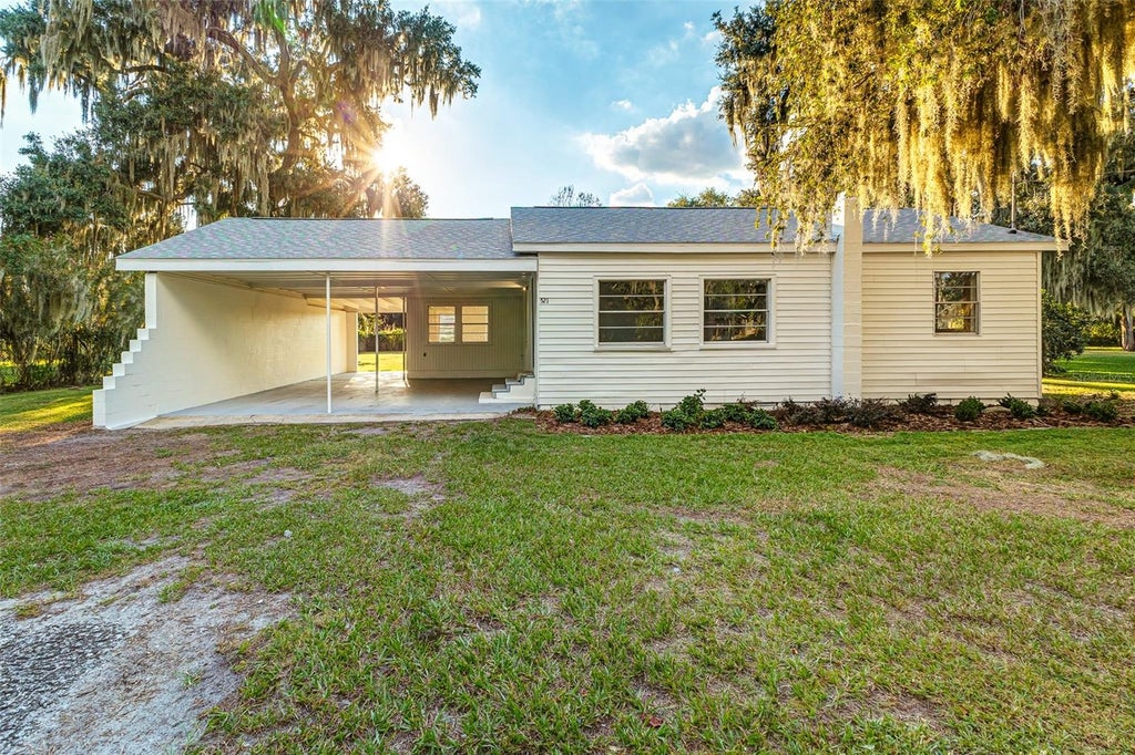 Photo of 521 N Tecumseh Avenue, Fort Meade, FL 33841 (MLS # L4965429)