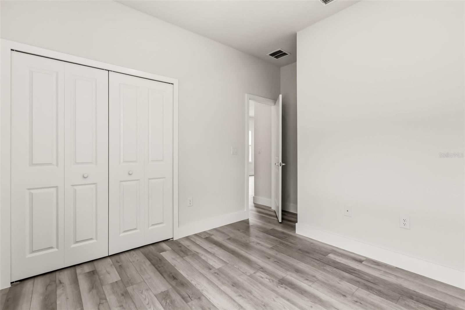 MARION OAKS UN 04 - Residential Lease