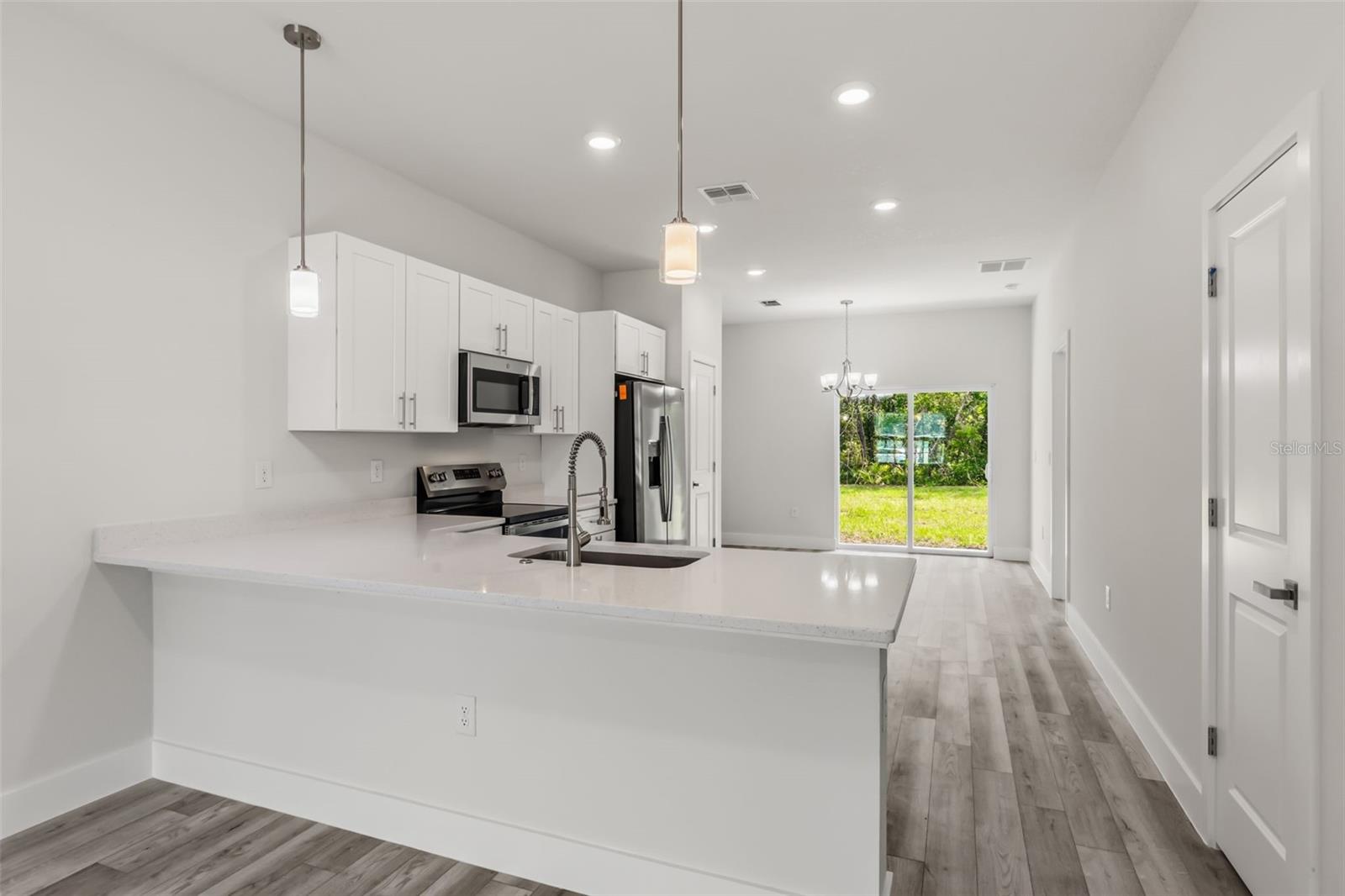 MARION OAKS UN 04 - Residential Lease