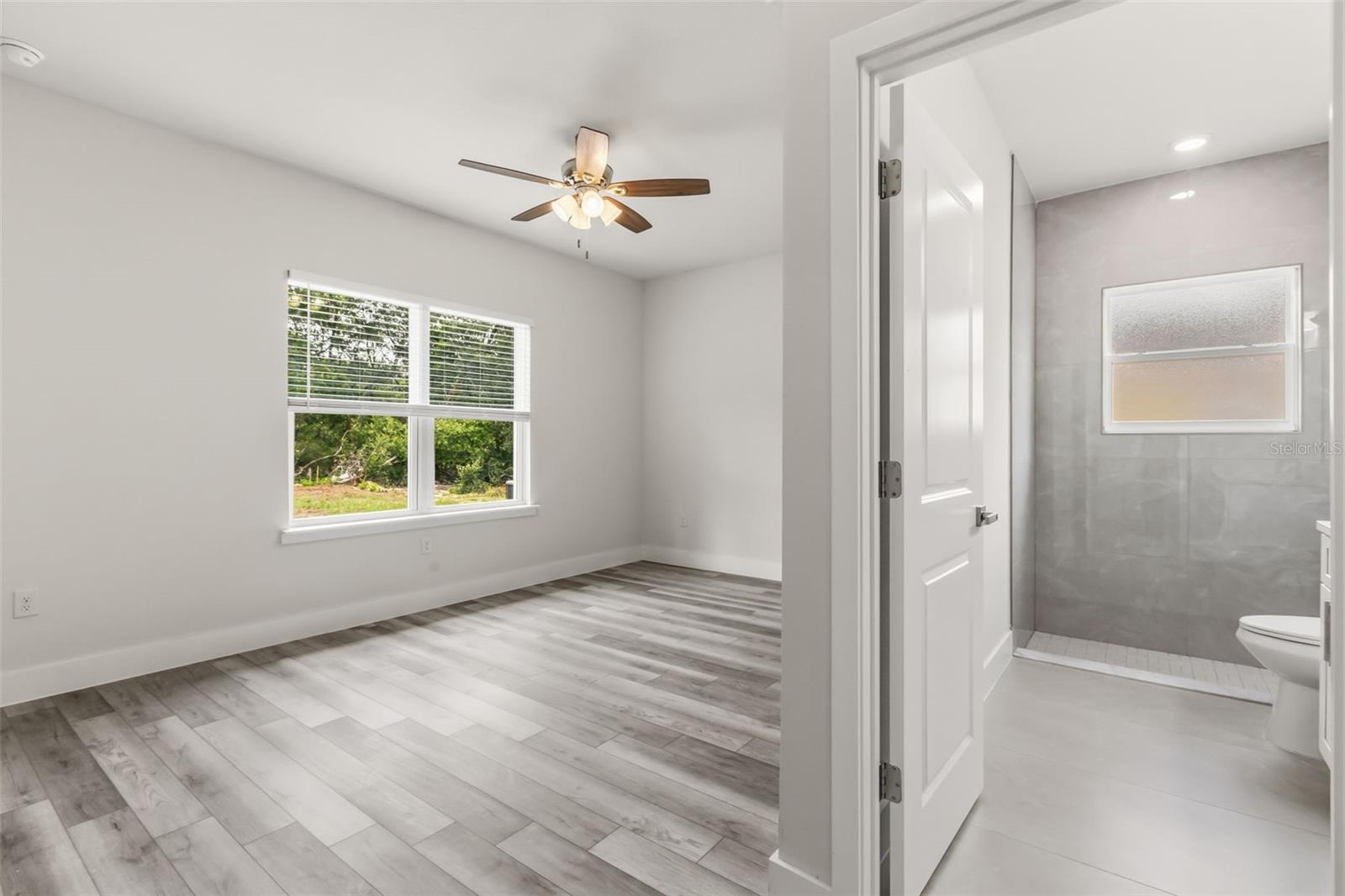 MARION OAKS UN 04 - Residential Lease