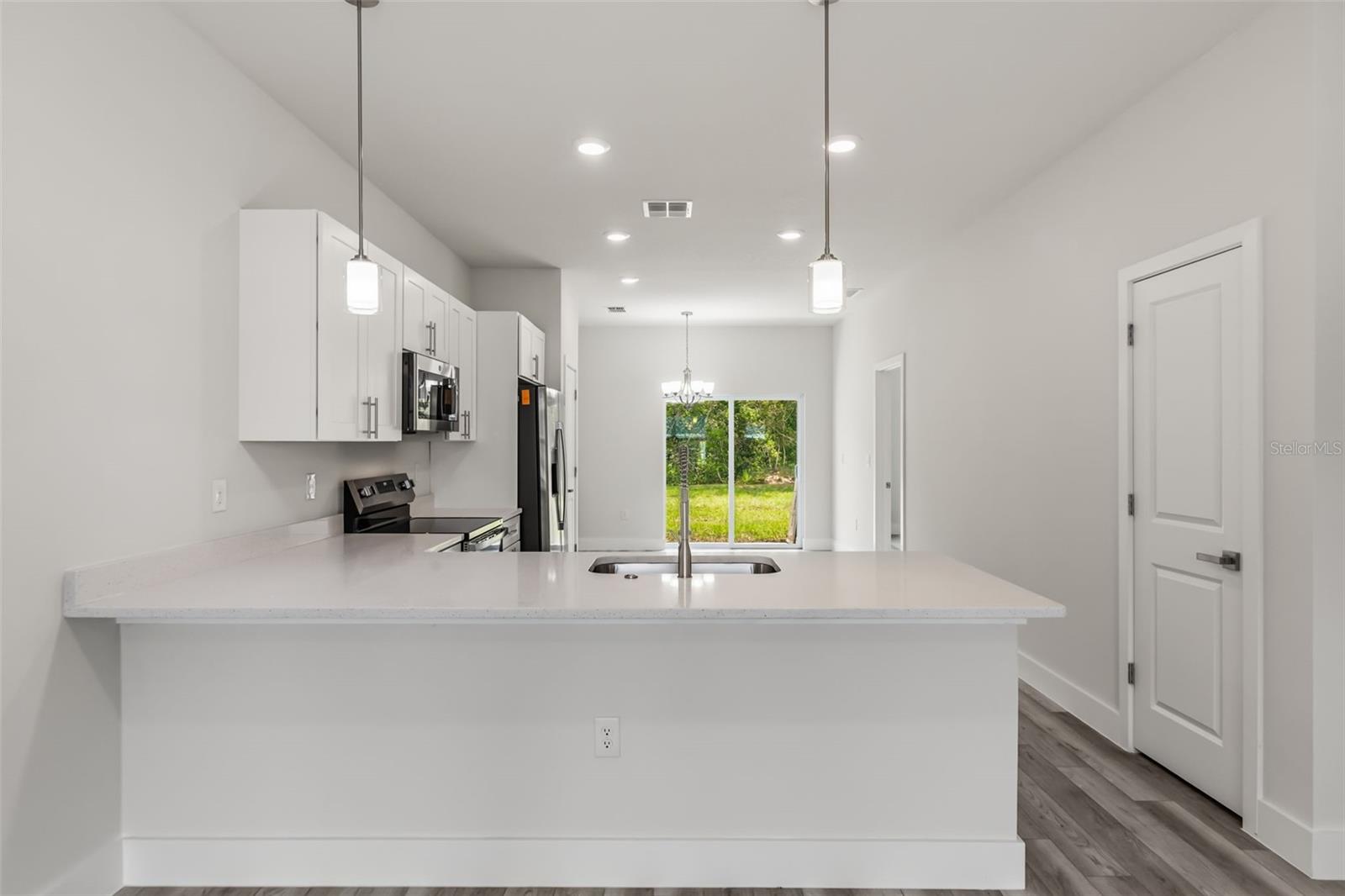 MARION OAKS UN 04 - Residential Lease