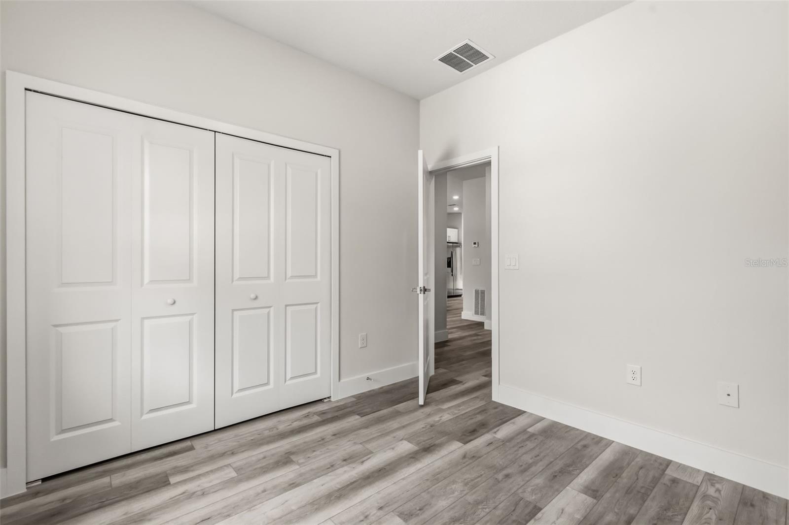 MARION OAKS UN 04 - Residential Lease