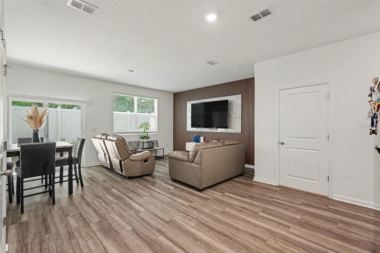 TYSON TOWNHOMES - Residential