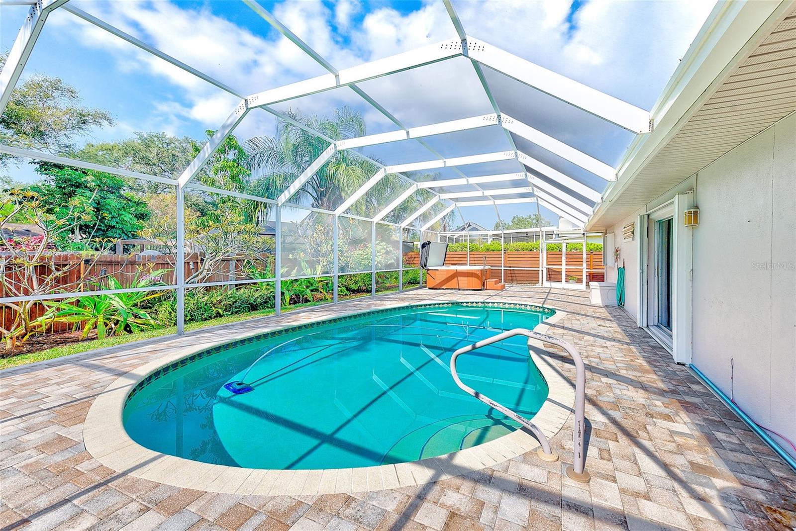 CANTERBURY CHASE - Residential