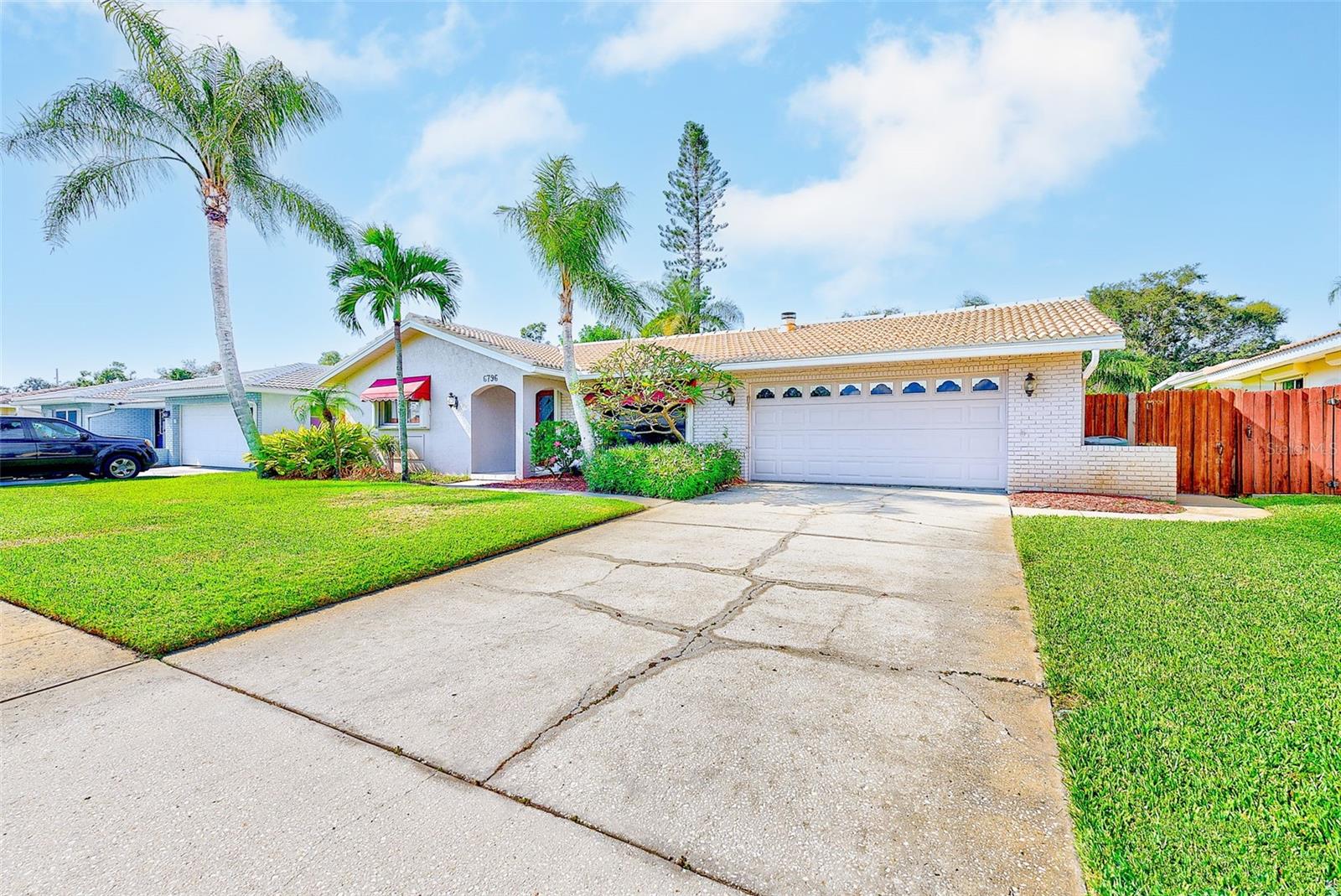 CANTERBURY CHASE - Residential