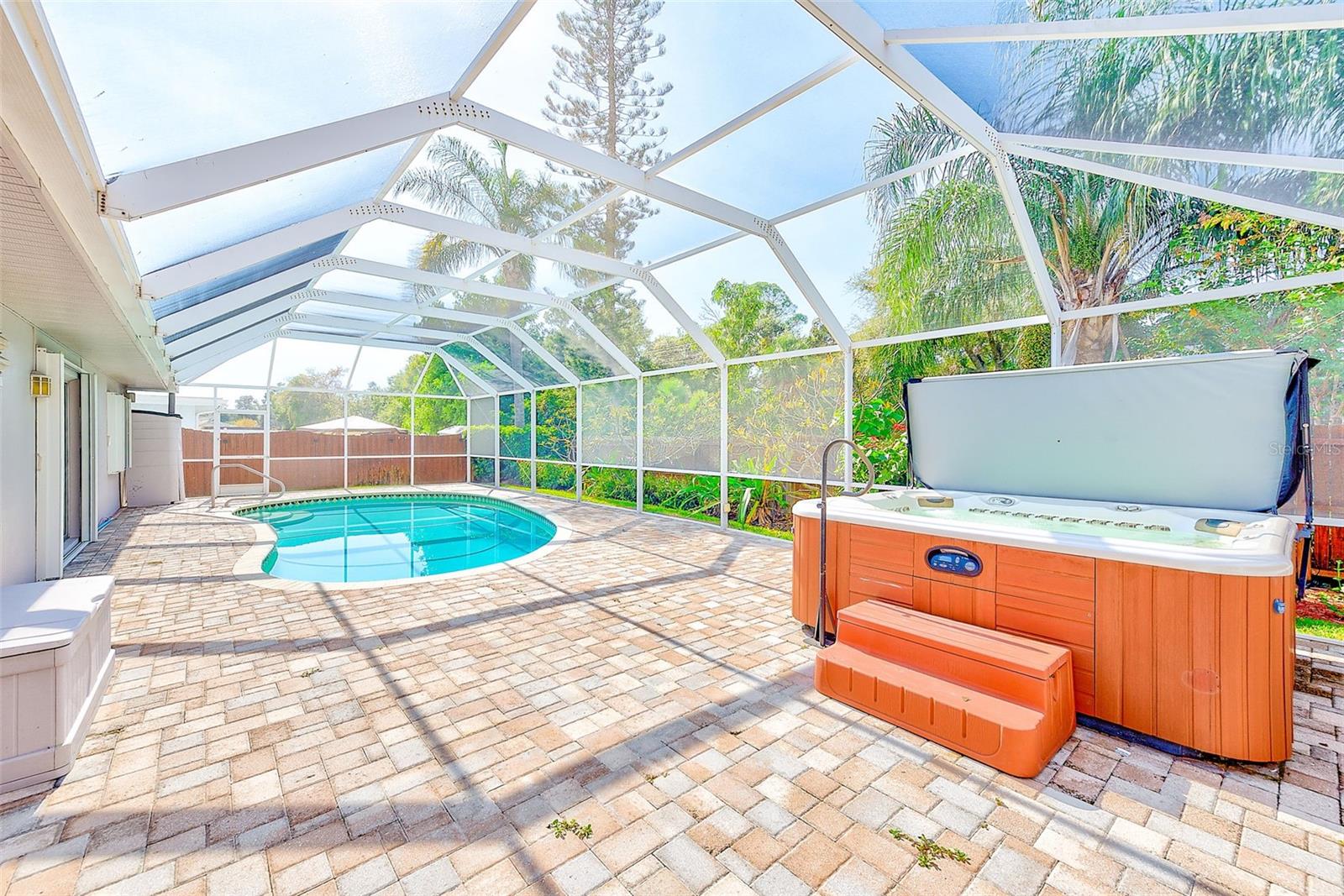 CANTERBURY CHASE - Residential