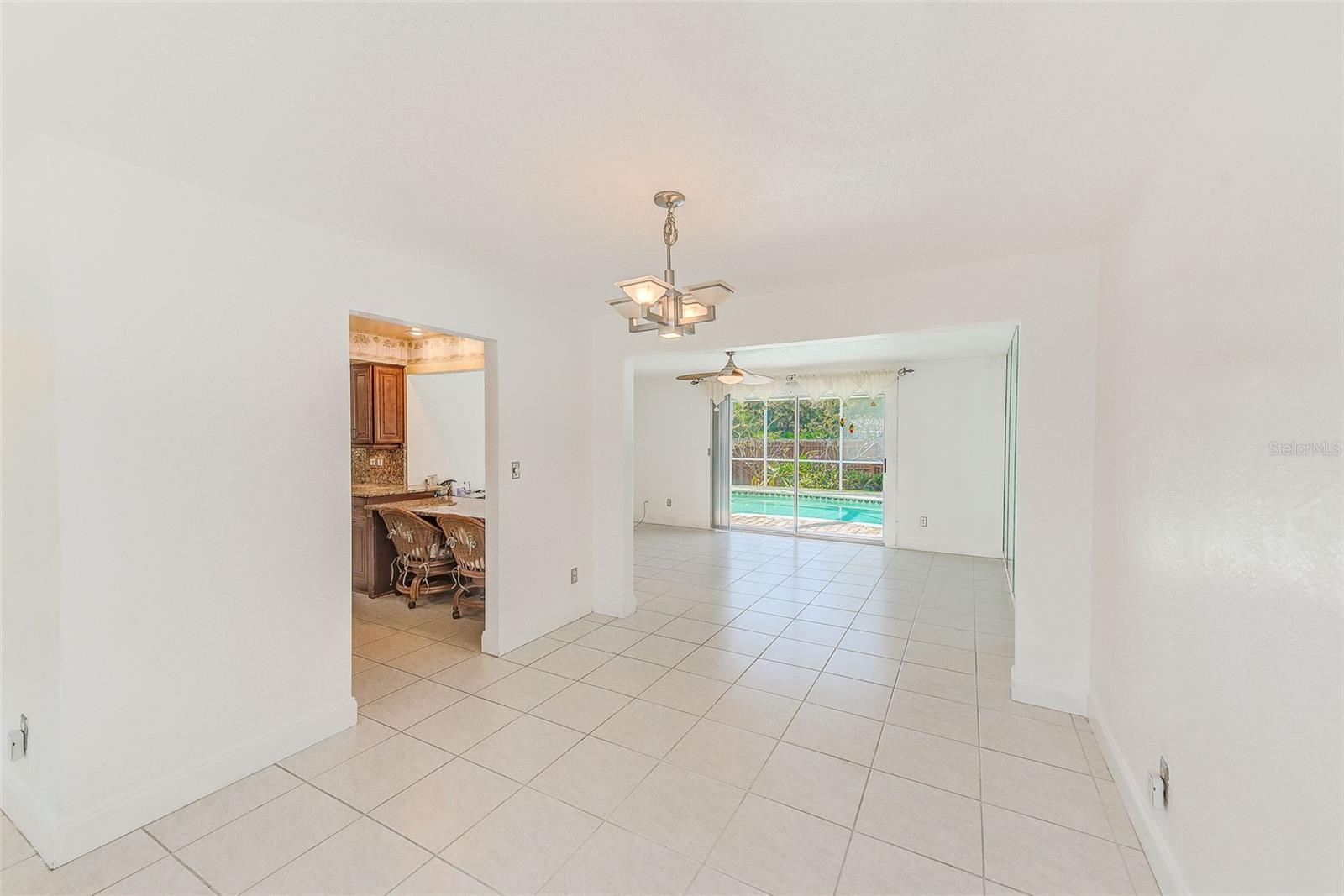 CANTERBURY CHASE - Residential