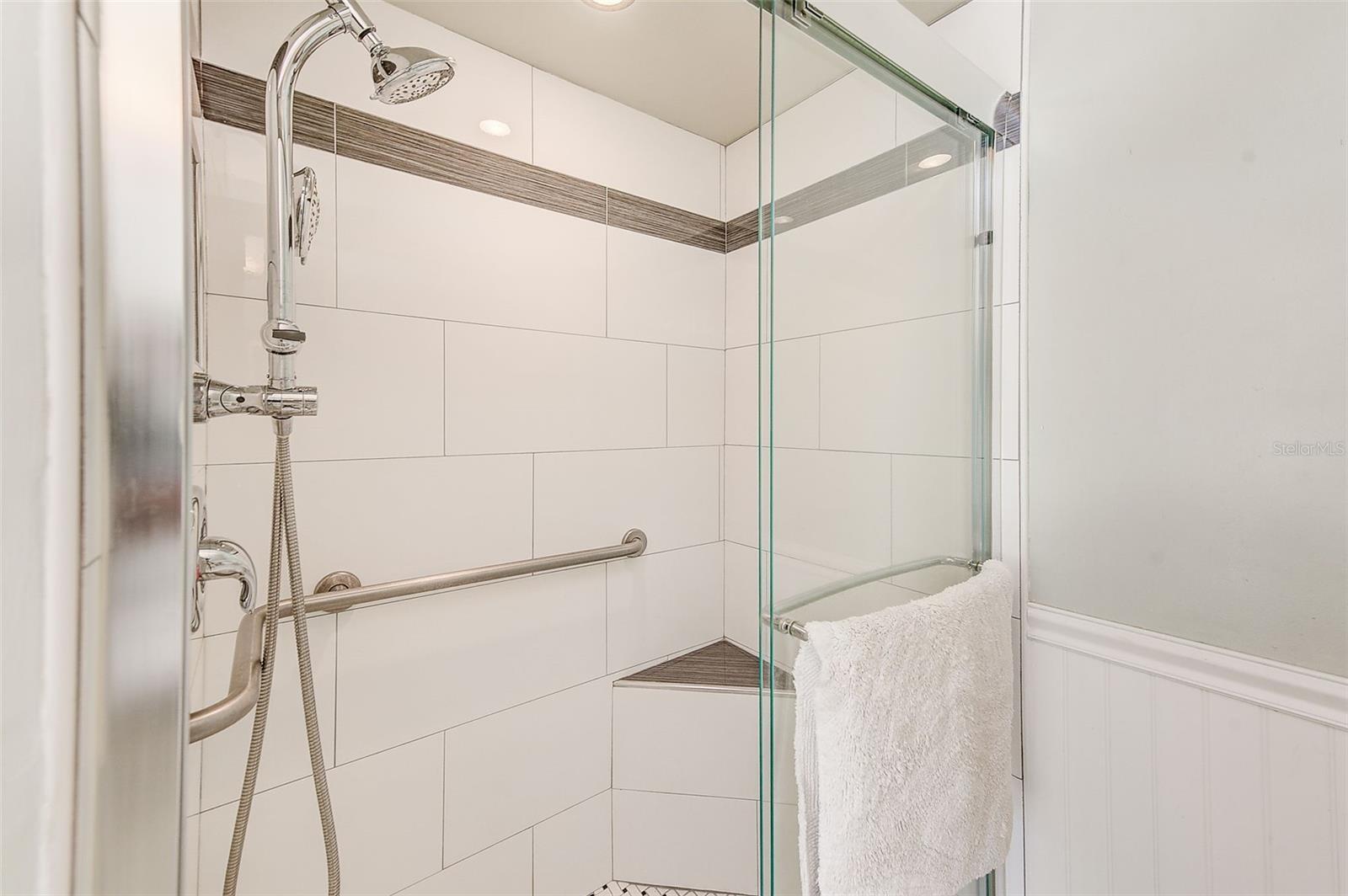 CANTERBURY CHASE - Residential