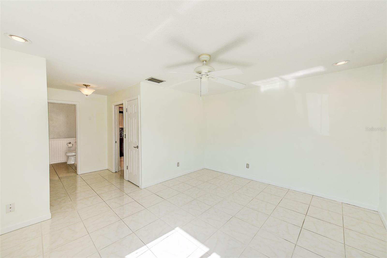 CANTERBURY CHASE - Residential